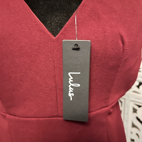NWT! LULUS LOVELY MAROON RED FITTED WITH TRUMPET SKIRT SLEEVELESS FORMAL DRESS - Picture 4 of 9